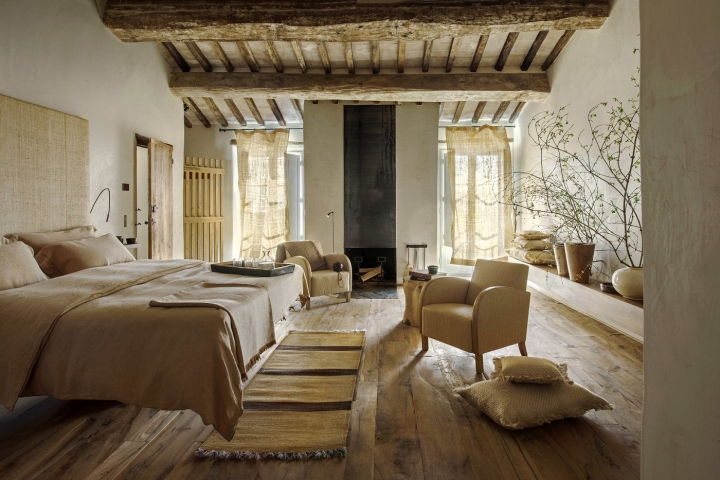 Уютная спальня в деревенском итальянском стиле