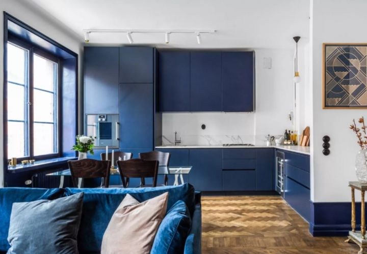 Кухня-гостиная синих оттенков