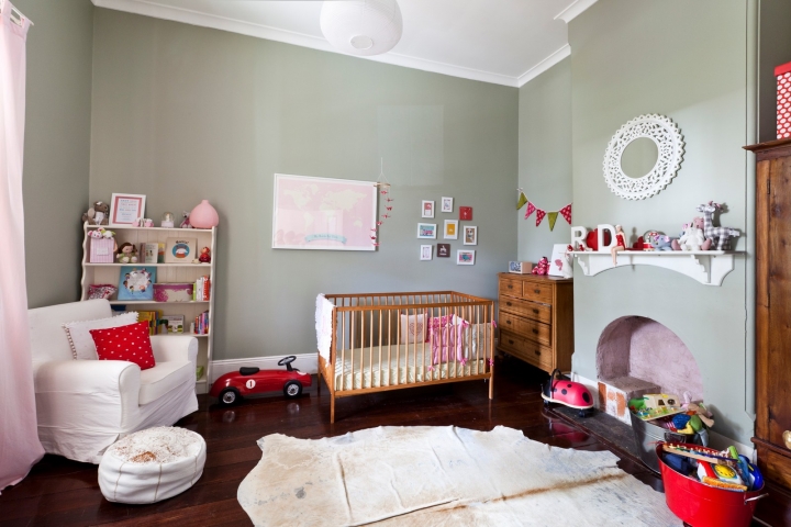 Декор детской комнаты для новорожденного c игрушками