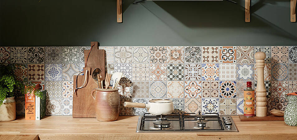 Отделка кухонного фартука плиткой: как выбрать дизайн, секреты мастеров с красивыми фото-идеями