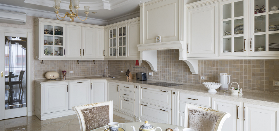 Белые кухни 2021. 300 фото самых красивых белых кухонь в интерьере