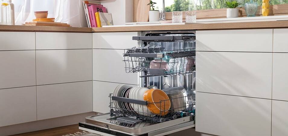 Как выбрать встраиваемую посудомоечную машину: какие свойства у посудомойки действительно важны
