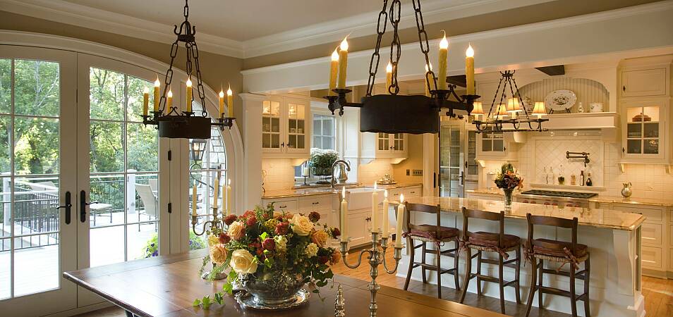 Современное освещение в кухне-гостиной: правила зонирования и светового дизайна с фото-примерами