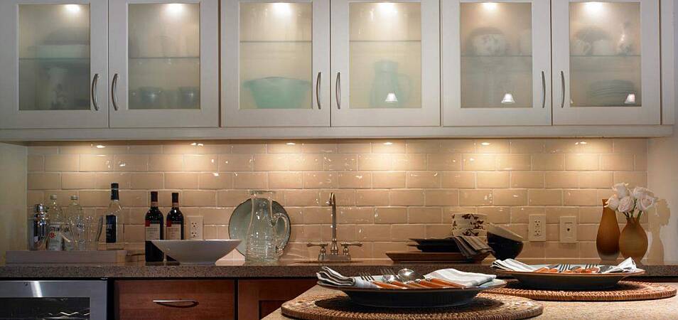 Применение светодиодной ленты в дизайне кухонных пространств