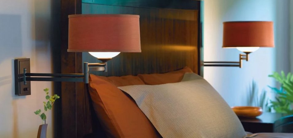 Правильное освещение квартиры: рекомендации по установке бра в спальне