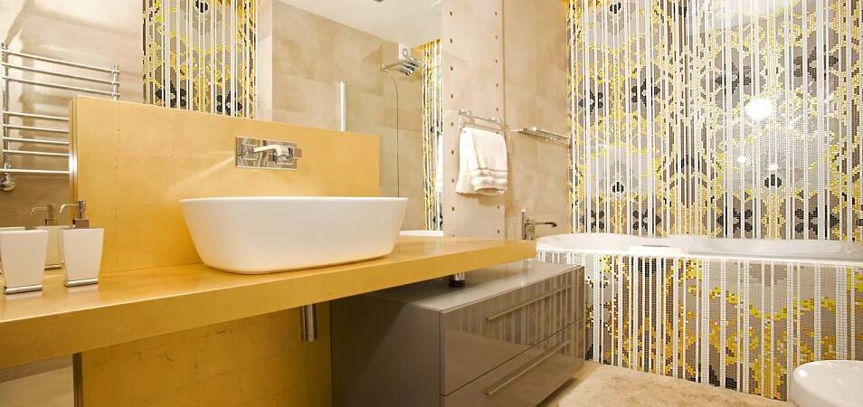 Ванная комната в желтом цвете – частичка солнца в квартире 