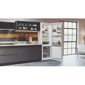 Комбинированный холодильник Hotpoint HT 5200 W