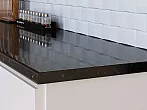 Столешница прямая/4/Чёрный гранит глянцевая 3050*600*27