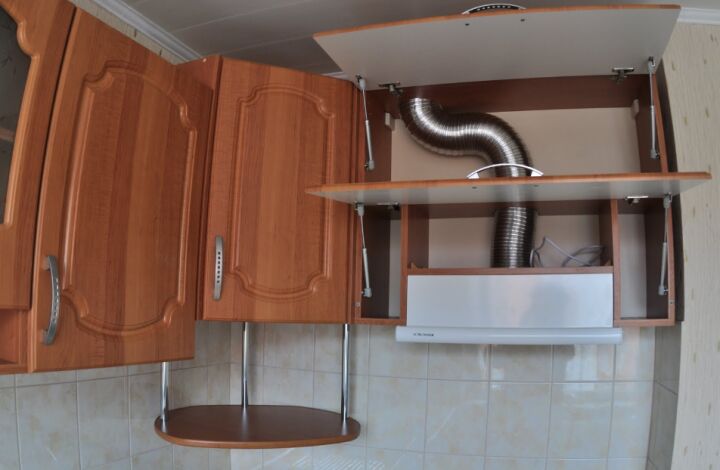 Самостоятельная установка вытяжки на кухне в частном доме