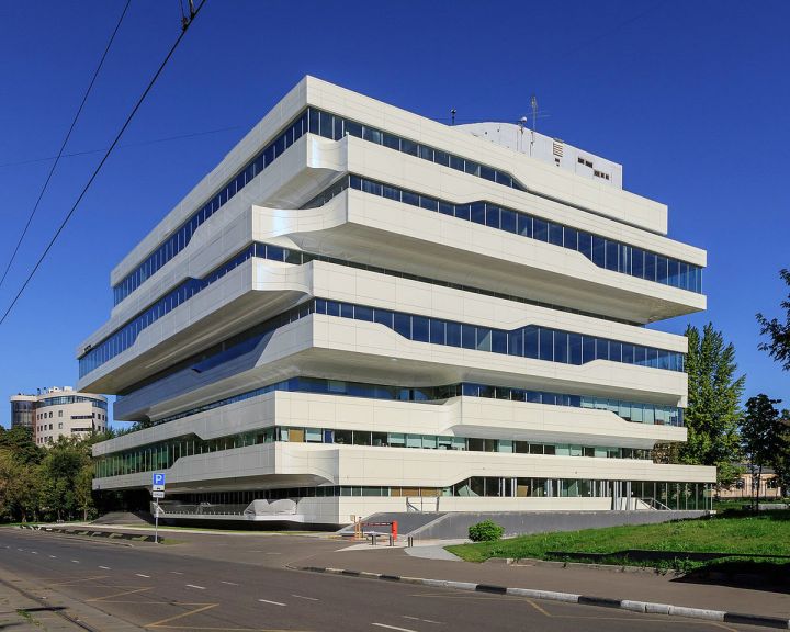 Семиэтажное здание в стиле русского авангарда имеет площадь 21 400 м2