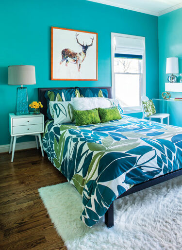 Сочетание бирюзового цвета в спальне