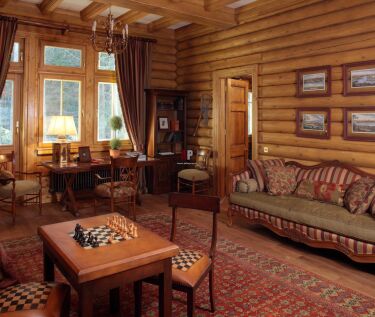Интерьер деревянного дома: особенности, отделка, стили