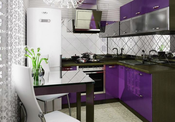 Яркая кухня в фиолетовом цвете