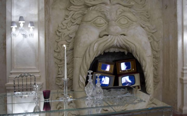 Отель Maison Baccarat. Стекло и камень, как лед и пламень. Оформление интерьера в номерах отеля