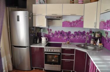 Фиолетовые кухни на фото в интерьере