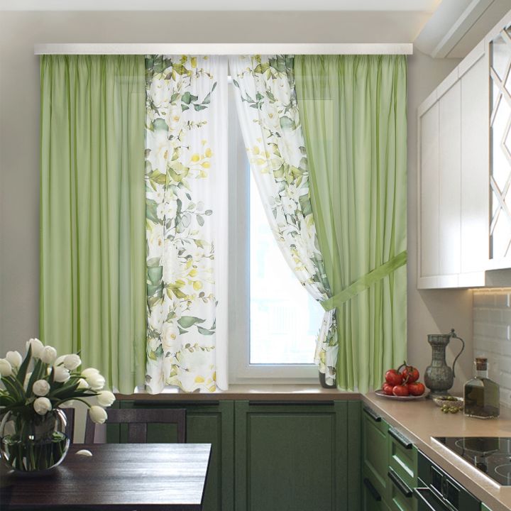 Дизайн интерьера кухни с современными шторами