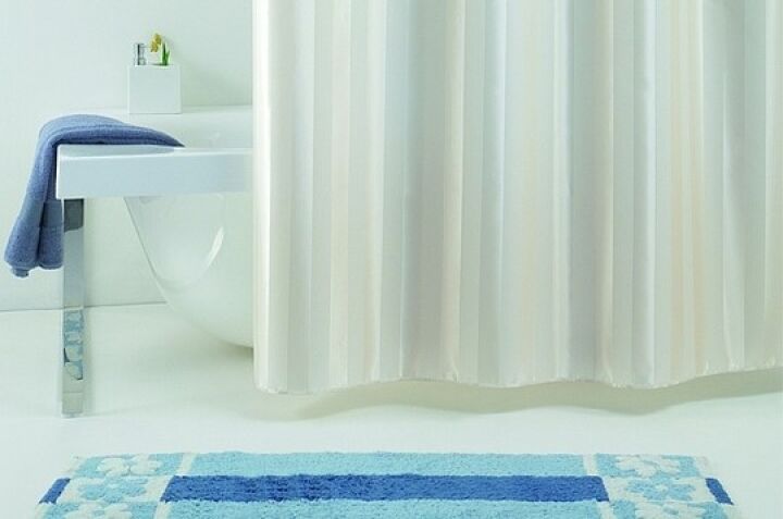 Тканевые шторы для ванной комнаты: защита от влаги и преображение интерьера