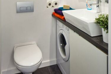 Дизайны маленькой ванной с машинкой