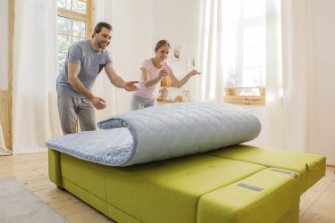 Как сделать неудобный диван комфортным с минимальными вложениями?