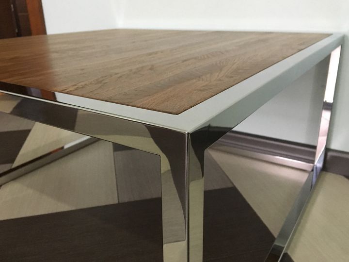 Приподнять стол можно с помощью алюминиевой рамы