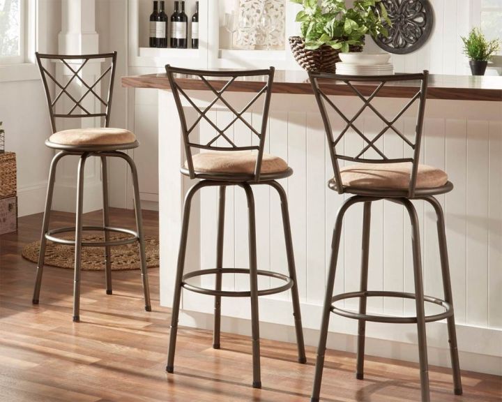 Удобные и современные чехлы для стульев на кухню