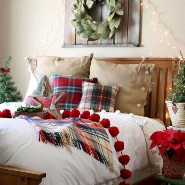Новогодние декоративные подушки
