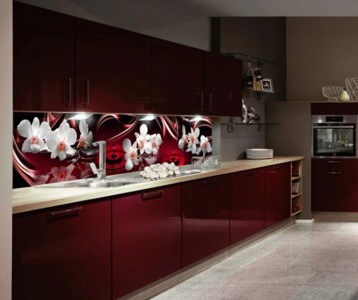Дизайн интерьера красной кухни