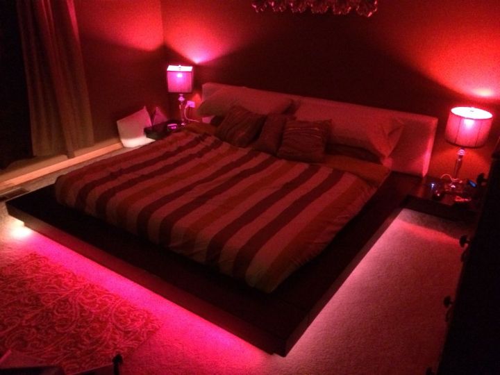 Освещение красной спальни