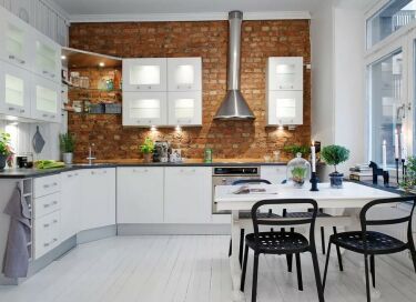 Стена в кухне под кирпич: выбор материала и дизайна