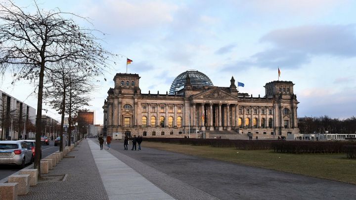 Обновленное здание Рейхстага в Германии