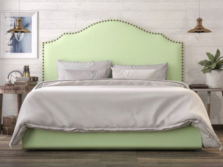 Кровать с волнообразным изголовьем декорированным гвоздями артикул 011