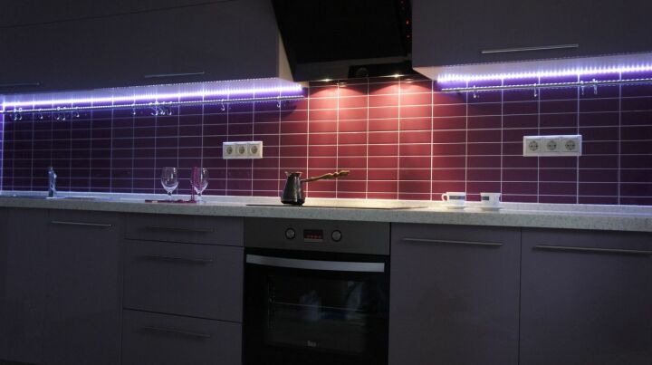 Подсветка навесных кухонных шкафов
