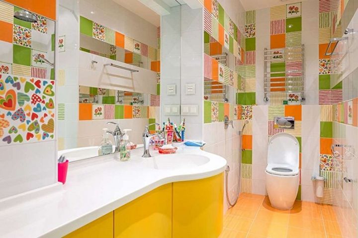 Ванная комната с белой плиткой: примеры дизайна с фото