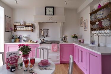Каким должен быть дизайн розовой кухни — профессиональные советы от Венди Хайд