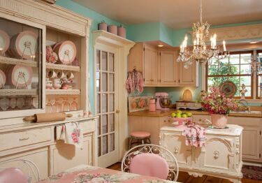 Кухня розового цвета