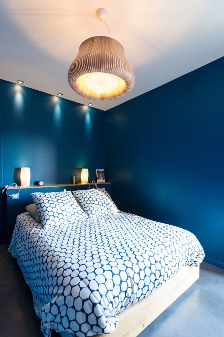 Голубые оттенки в интерьере спальни