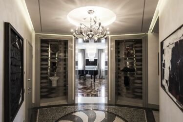 Дизайн коридора пол коричневый