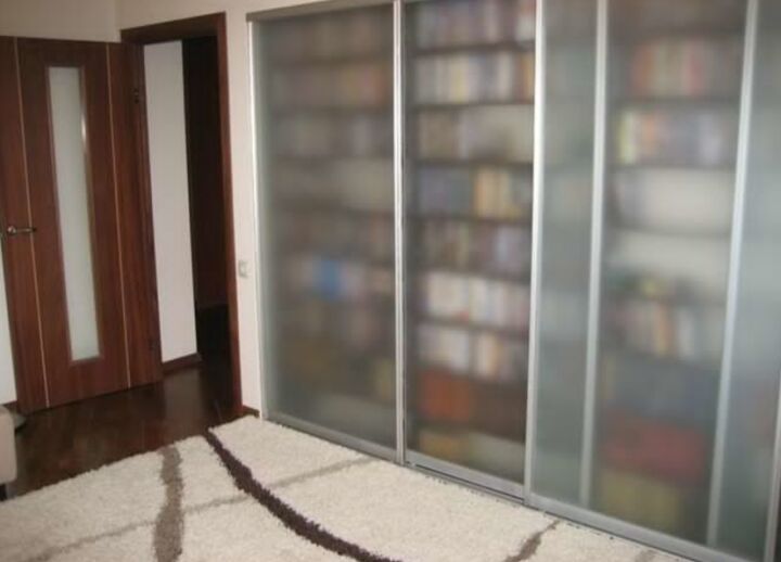 Матовые двери в шкафу-купе