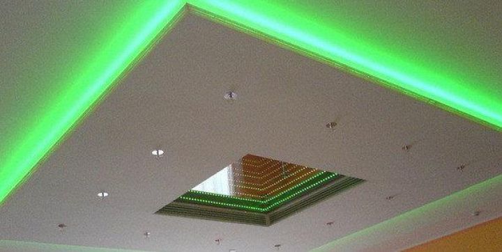 Декоративное зеленое освещение