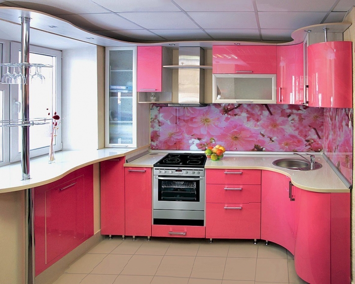 Цветочный фартук для розовой кухни