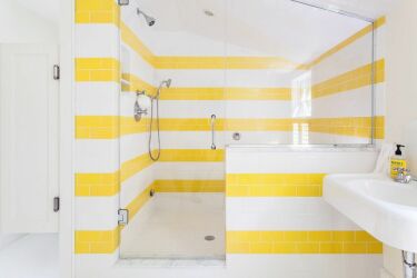 Желтая ванная — настроение и жизнерадостность
