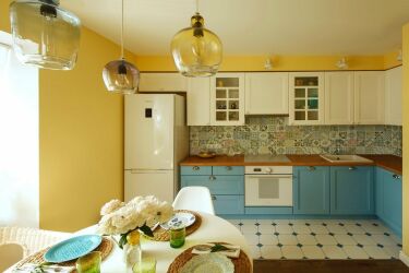 Сочетания с жёлтым цветом в интерьере кухни