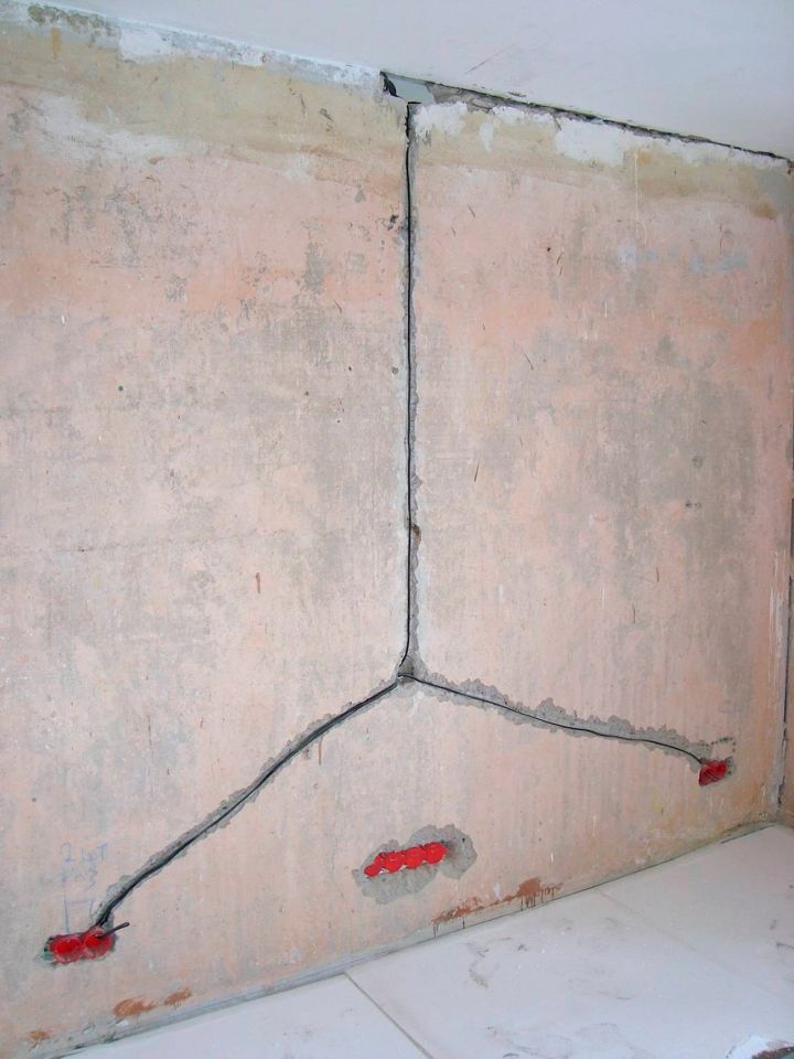 Штробление стен под скрытую проводку